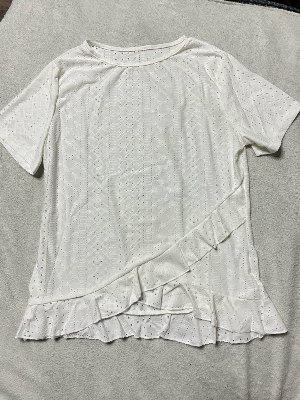 Women’s White Eyelet Lace Short Sleeve Blouse Size Medium